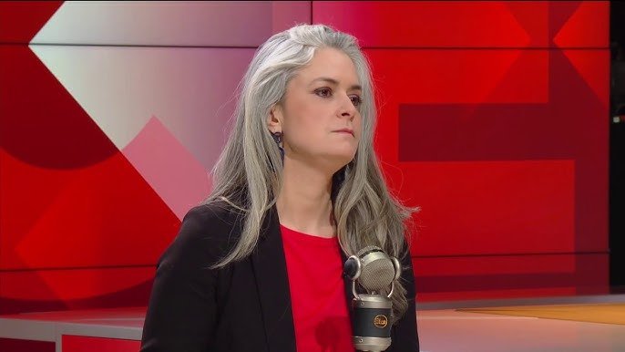 Elsa Vidal : Une Étoile Montante du Monde de la Création