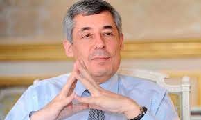 Henri Guaino : Un Voyage à Travers la Vie et l’Héritage du Politique Français